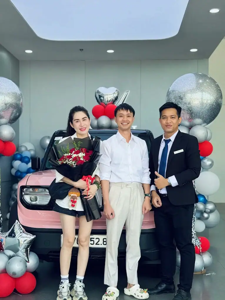 Giao bộ đôi VF3 trắng cho gia đình A Kiệt